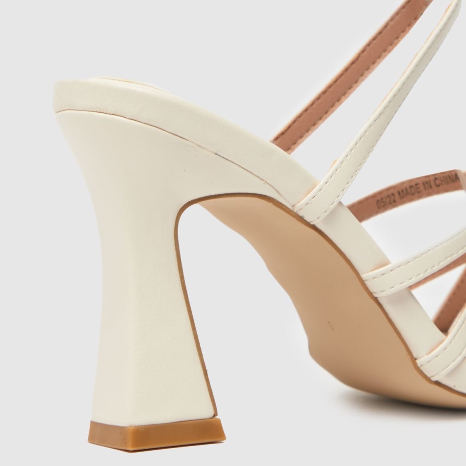 White Schuh Serene Flared High Heels Dr Martens Schweiz