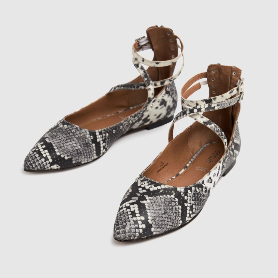 Schuh Laney Point Stud Flat Shoes Beige-brown Dr Martens Schweiz