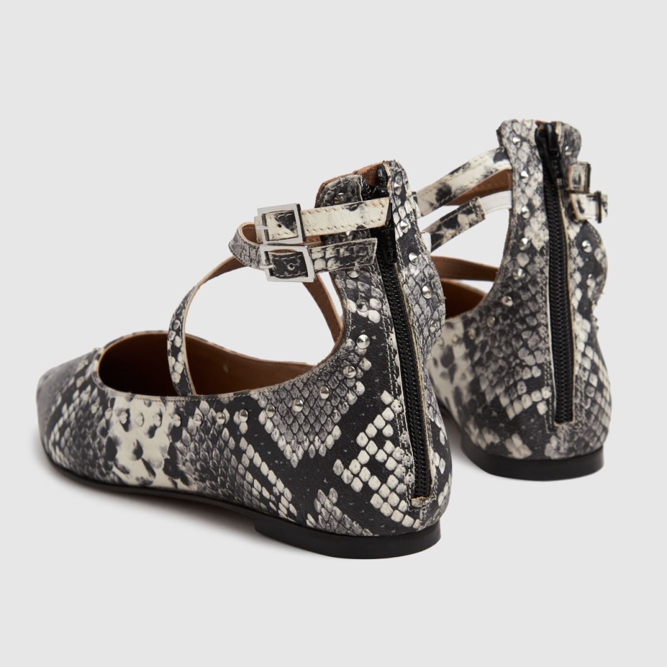 Schuh Laney Point Stud Flat Shoes Beige-brown Dr Martens Schweiz