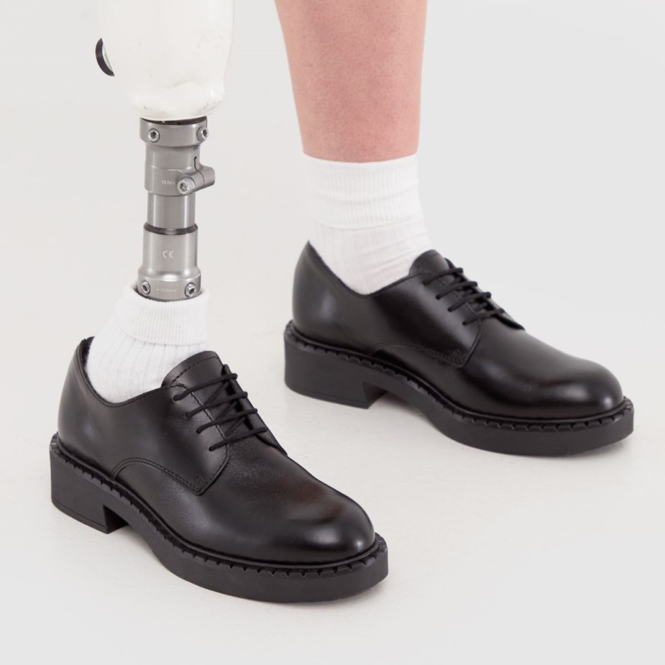 Schwarz Dr Martens Schweiz Schuh Lynn Flache Schnürschuhe Aus Leder