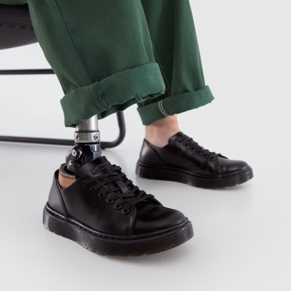 Dr Martens Schweiz Zürich Dr Martens Dante 6 Eye Shoe Flat Shoes Black