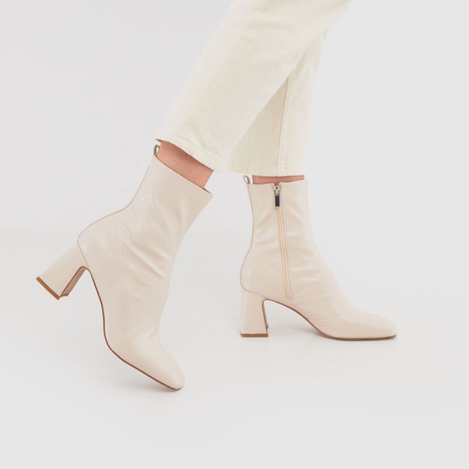 Schuh Bella Flared Heel Stretch Boots Dr Martens Schweiz Zürich Natural