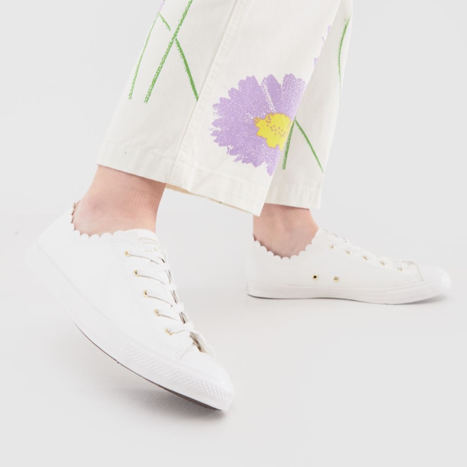 Converse Dainty Ox Trainers Dr Martens Schweiz Zürich White