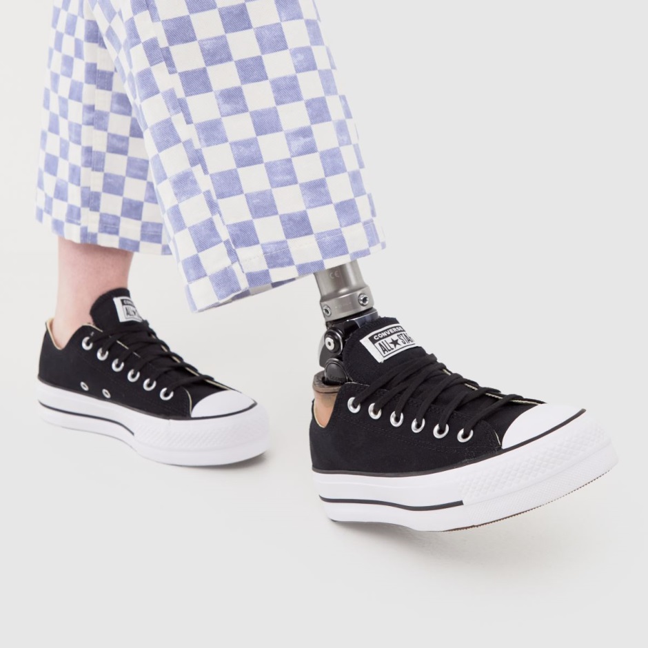 Schwarz-weiß Dr Martens Schweiz Converse Ox Lift Plateauschuhe