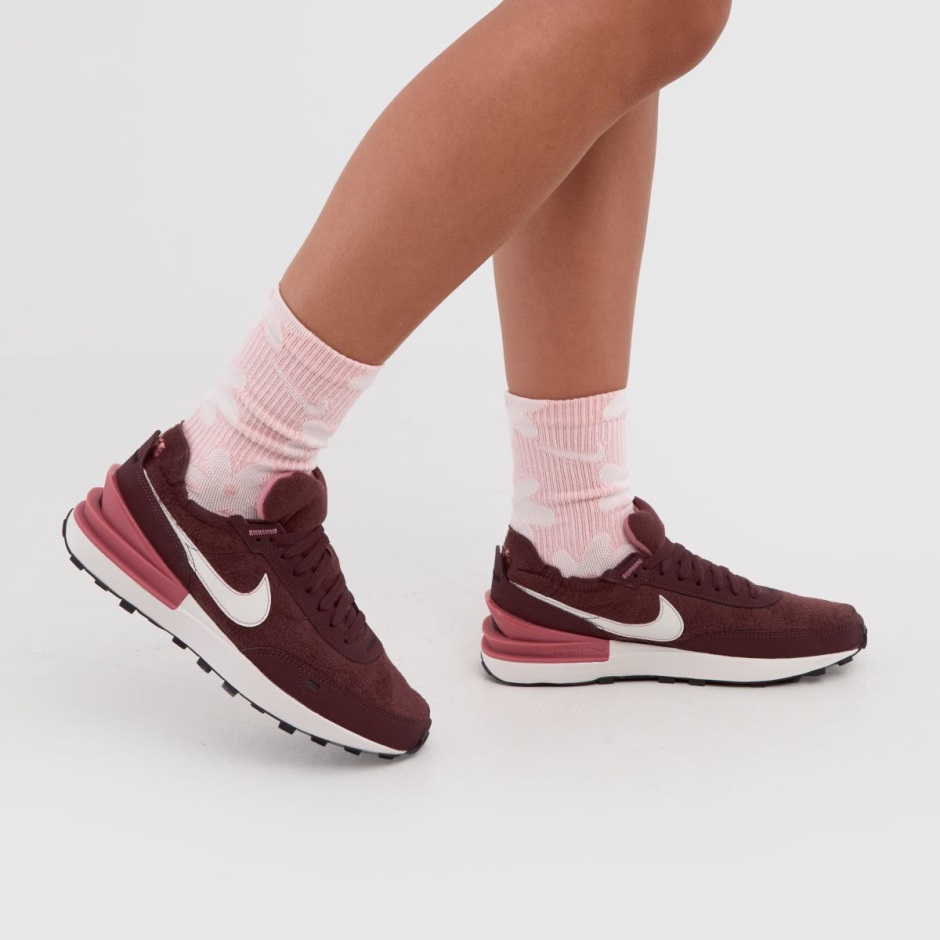 Burgundy Dr Martens Schweiz Nike Waffle One Trainers