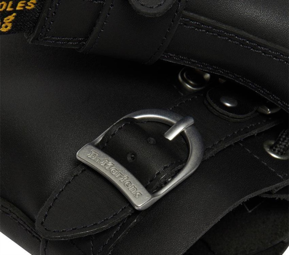 Schwarze Sendal 1460 Pascal Kette Dr Martens Schweiz