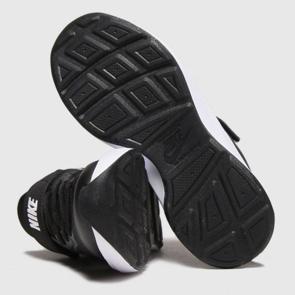 Nike Wearallday Junior Trainers Dr Martens Schweiz Zürich Black-white