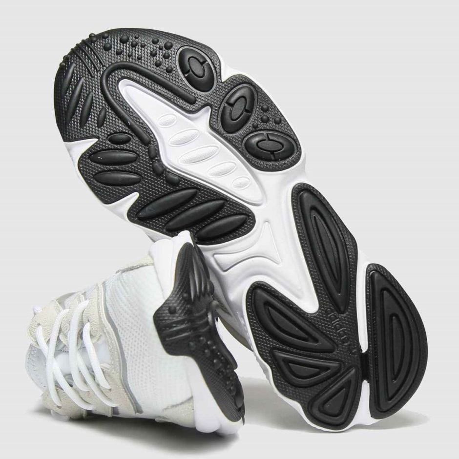 White-beige Adidas Ozweego Youth Trainers Dr Martens Schweiz