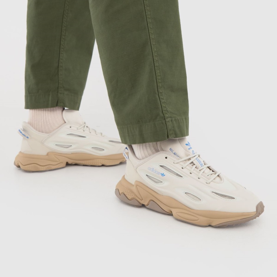 Beige Dr Martens Schweiz Adidas Ozweego Celox Trainers