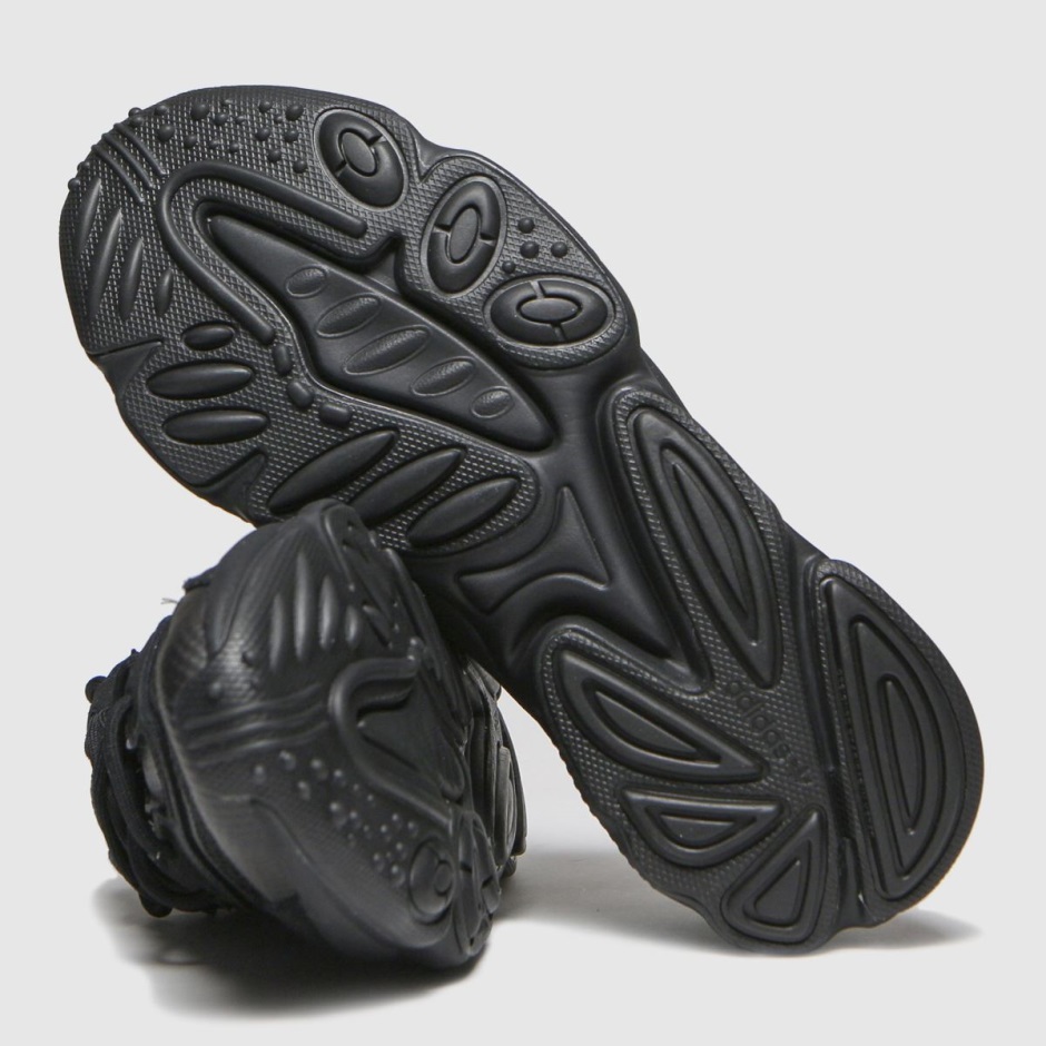 Dr Martens Schweiz Zürich Black Adidas Ozweego Trainers