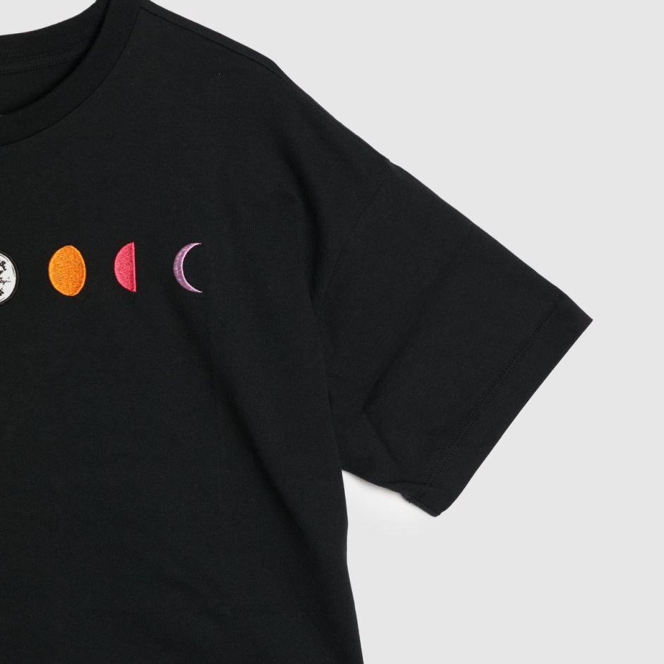 Schwarzes Kastenförmiges T-shirt Von Dr Martens Schweiz Converse Crystal Energy