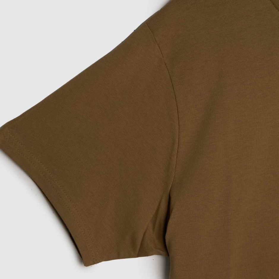 Vans Left Chest Logo Tee Dr Martens Schweiz Zürich Brown